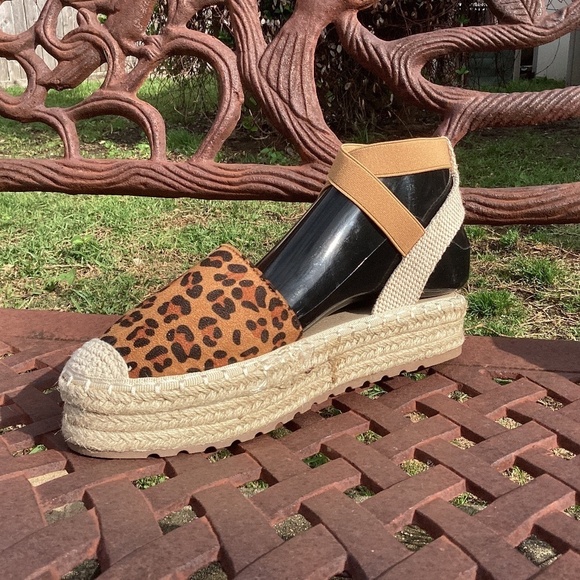 NWT BTQ Forever Platform Jute Vegan Suede Leopard Print Ankle Strap Sandal - Picture 1 of 10